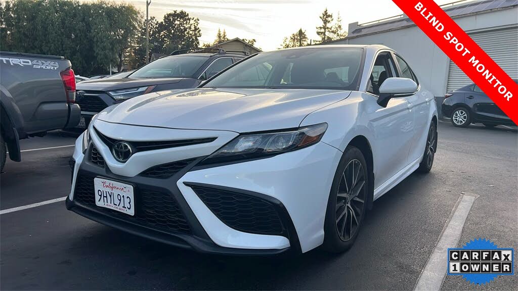 2024 Toyota Camry SE FWD