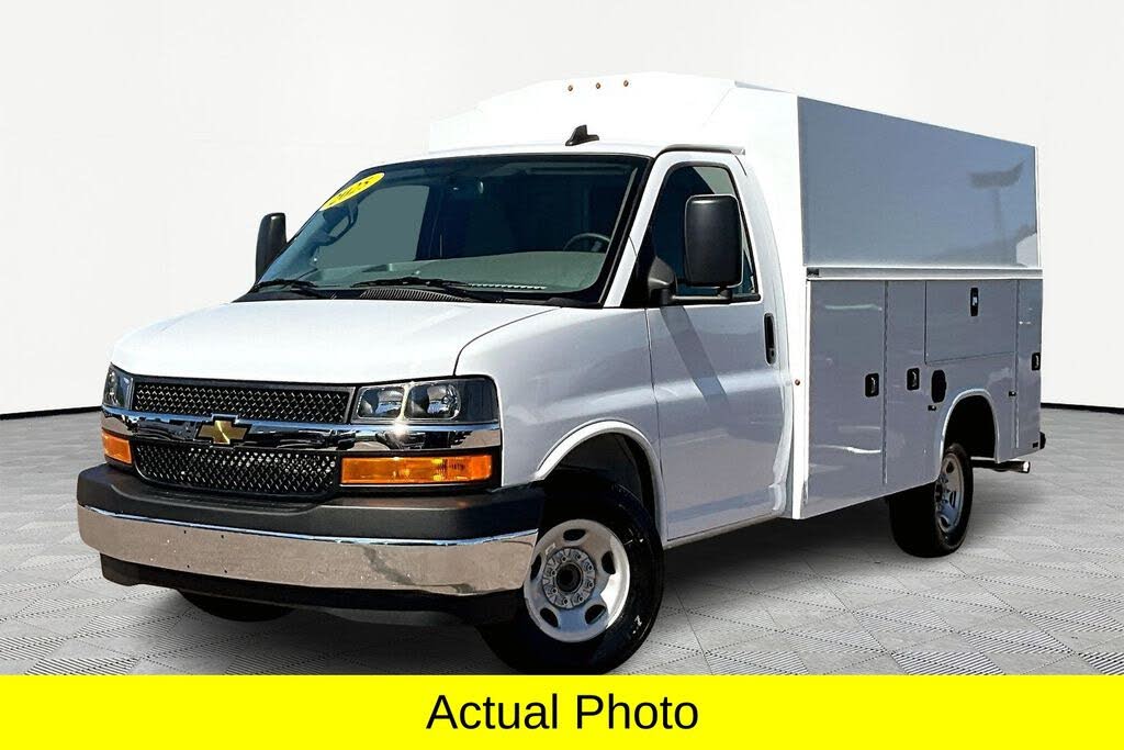 2025 Chevrolet Express Chassis 3500 Cutaway 139