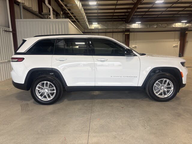 2025 Jeep Grand Cherokee Laredo RWD