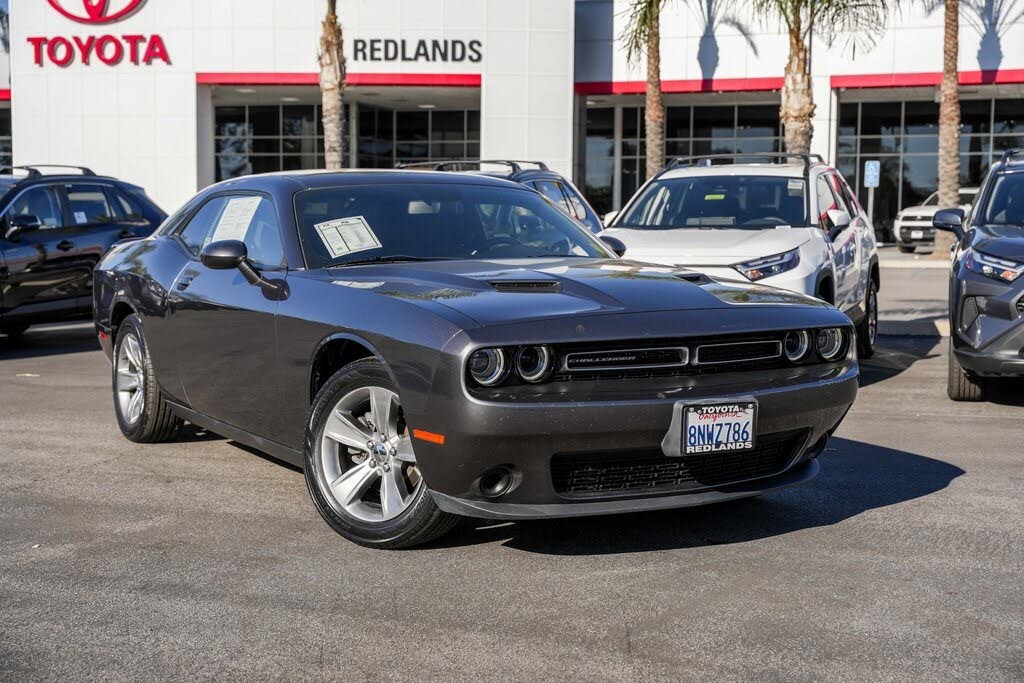 2019 Dodge Challenger SXT RWD