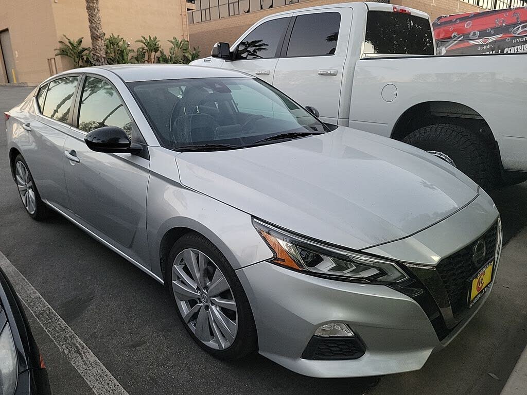 2020 Nissan Altima 2.5 SR FWD