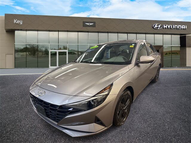 2023 Hyundai Elantra SEL FWD