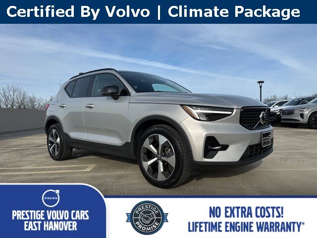 2023 Volvo XC40 B5 Plus Dark Theme AWD