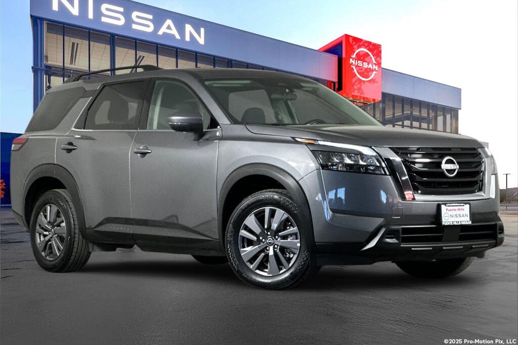 2025 Nissan Pathfinder SV FWD