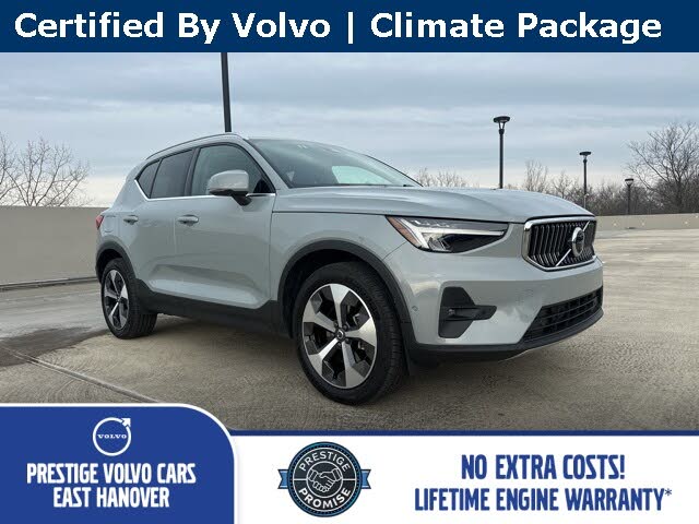 2025 Volvo XC40 B5 Plus Bright Theme AWD