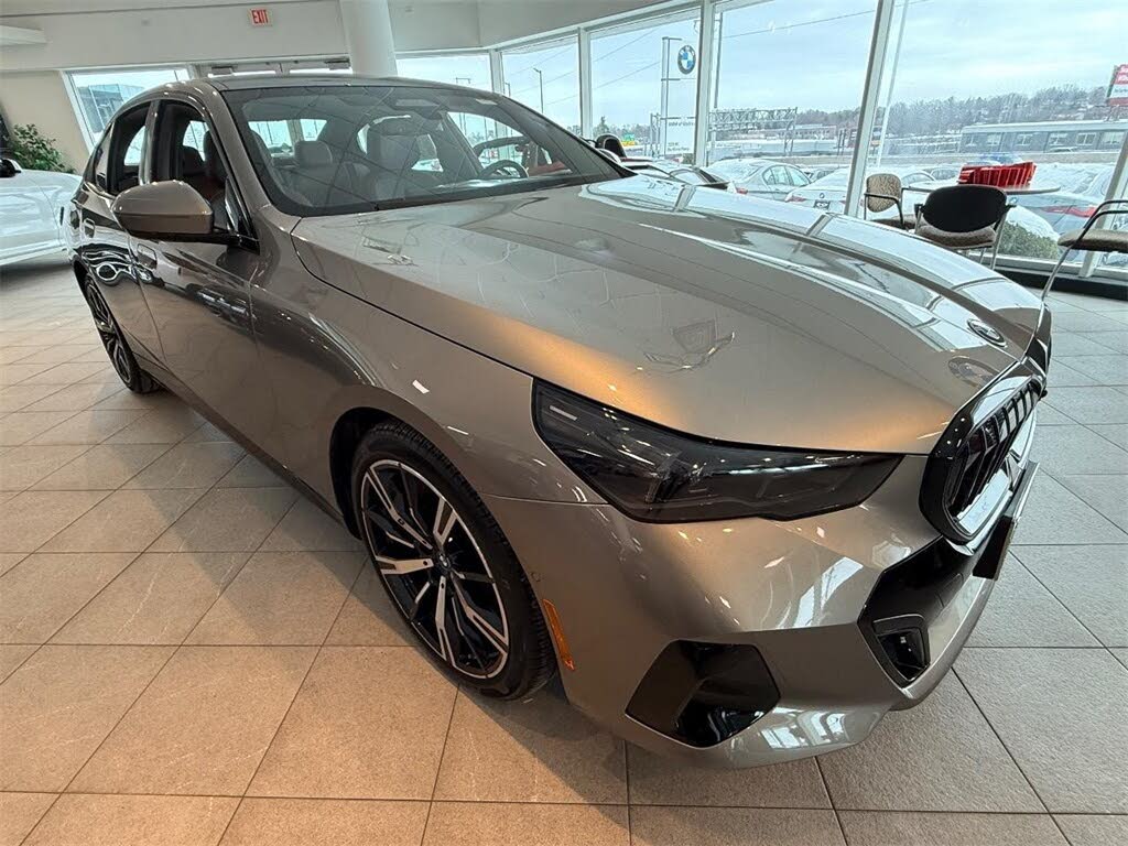 2025 BMW 5 Series 550e xDrive