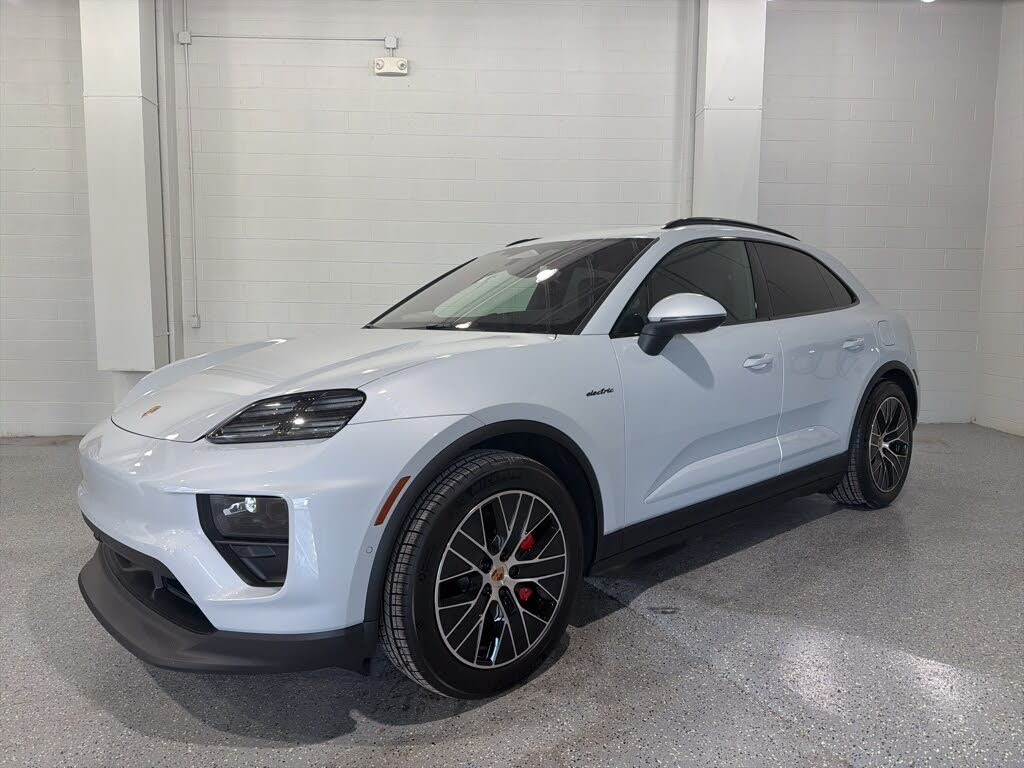 2025 Porsche Macan AWD