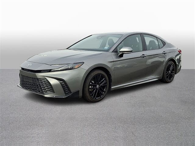 2025 Toyota Camry SE FWD