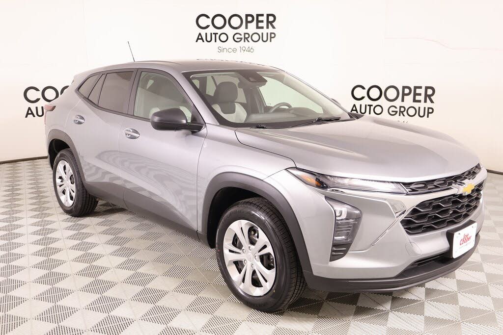 2024 Chevrolet Trax LS FWD