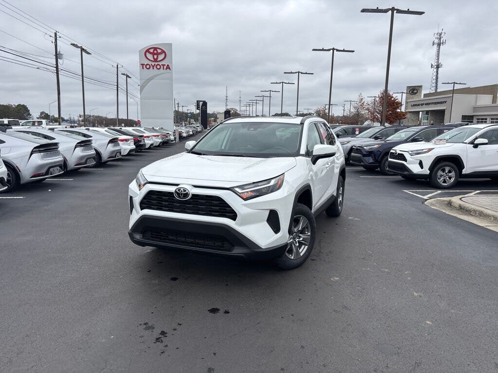 2025 Toyota RAV4 XLE FWD