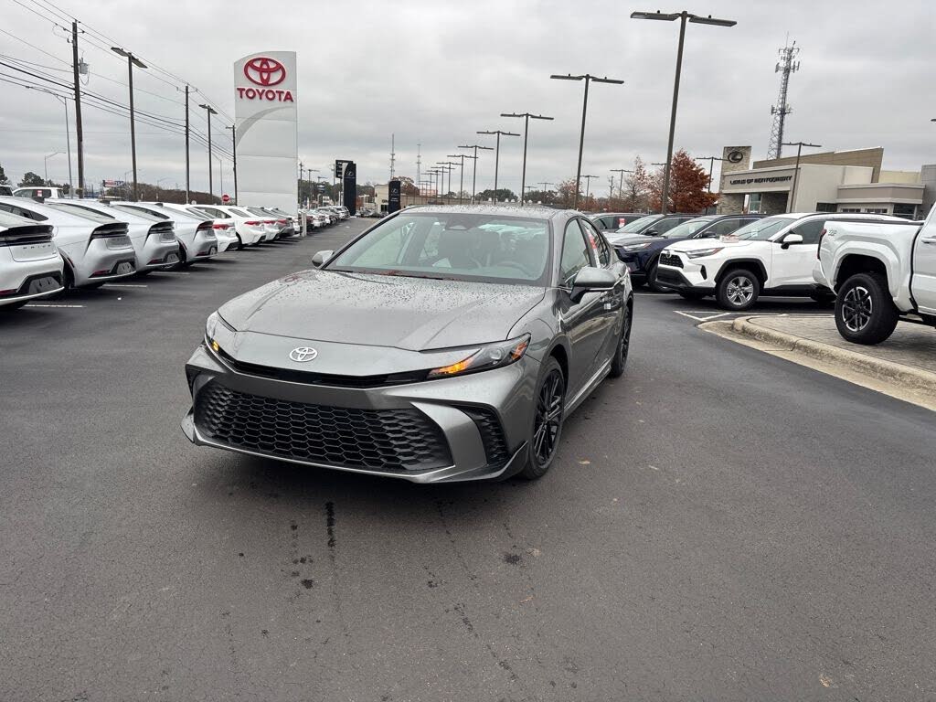 2026 Toyota Camry SE FWD