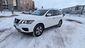 Nissan Pathfinder SV 4WD