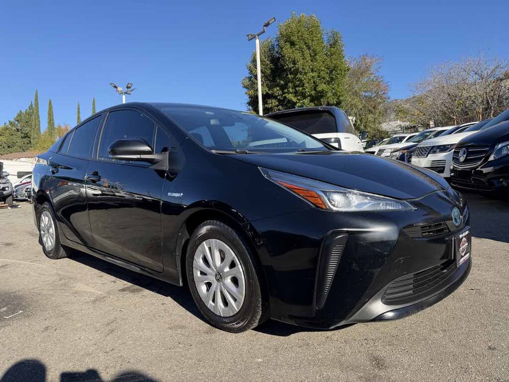 2021 Toyota Prius L Eco FWD