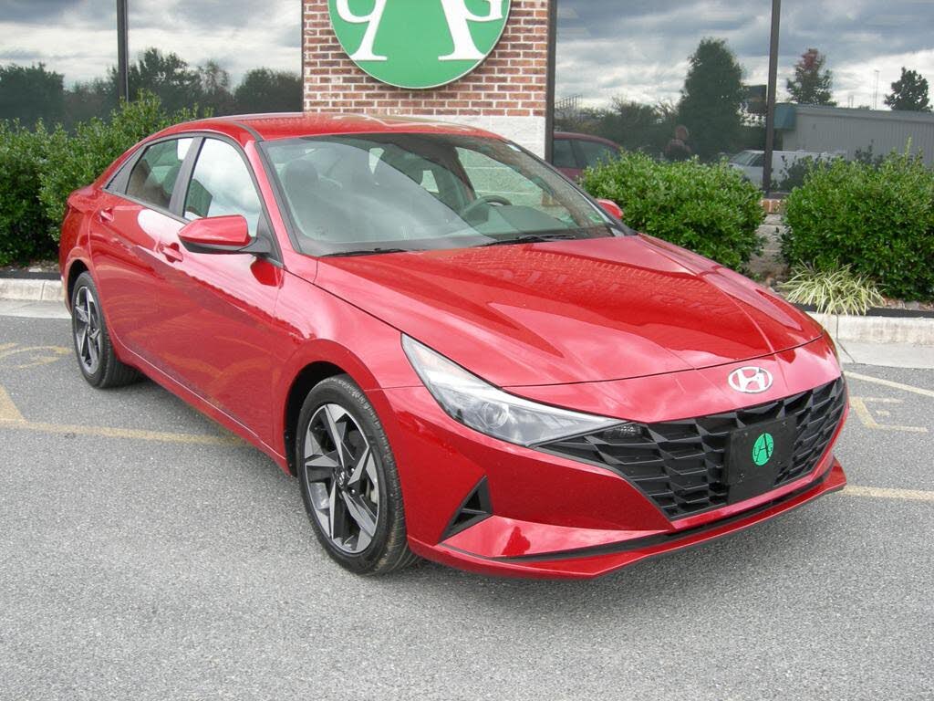 2023 Hyundai Elantra SEL FWD