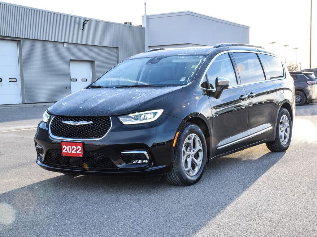 2022 Chrysler Pacifica Limited FWD