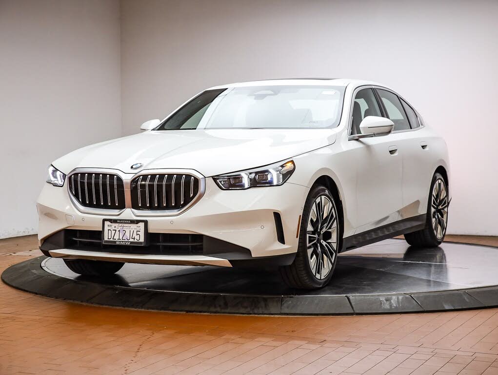 2025 BMW 5 Series 530i RWD