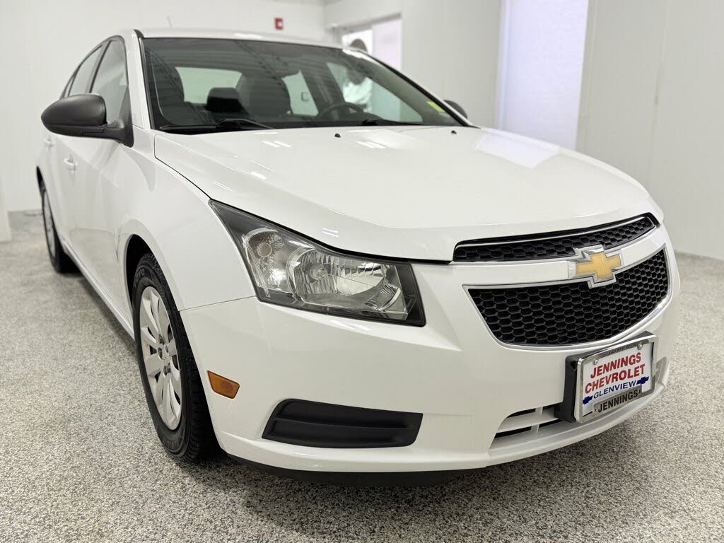 2011 Chevrolet Cruze LS Sedan FWD