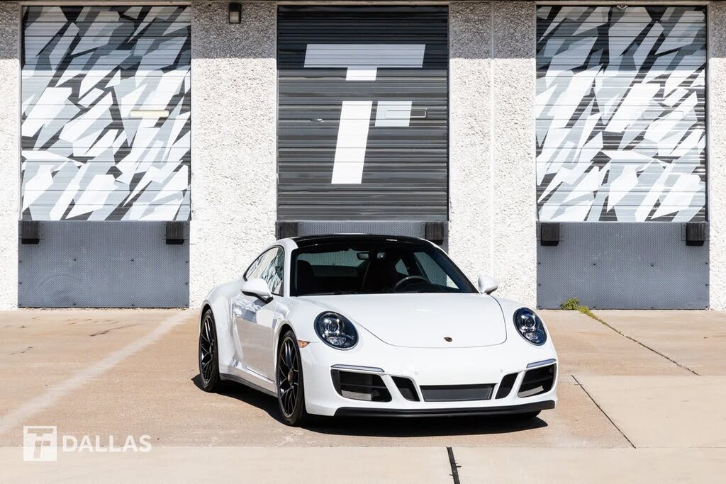 2019 Porsche 911 Carrera GTS Coupe RWD