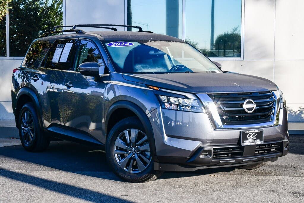 2024 Nissan Pathfinder SV FWD