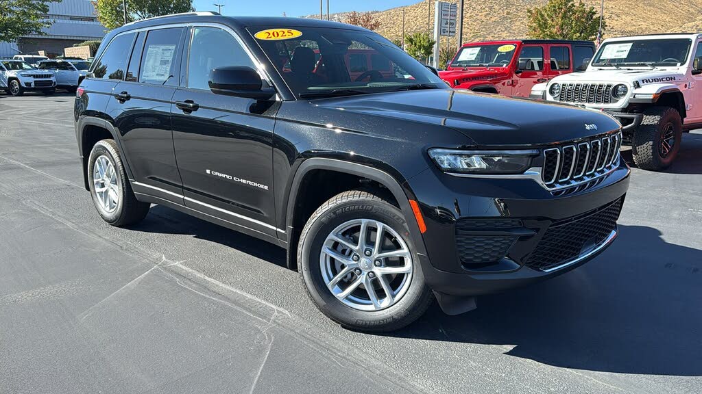 2025 Jeep Grand Cherokee Laredo X 4WD