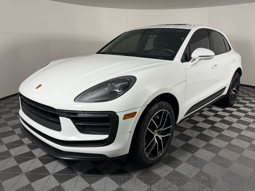 2022 Porsche Macan AWD