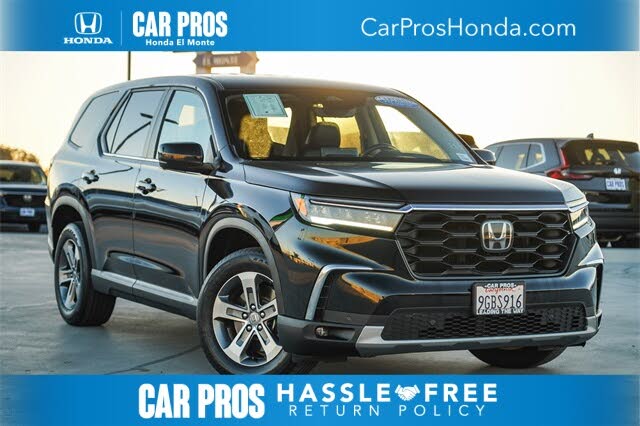 2023 Honda Pilot EX-L AWD with Captains Chairs
