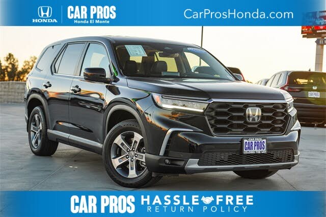 2024 Honda Pilot EX-L AWD with Captains Chairs