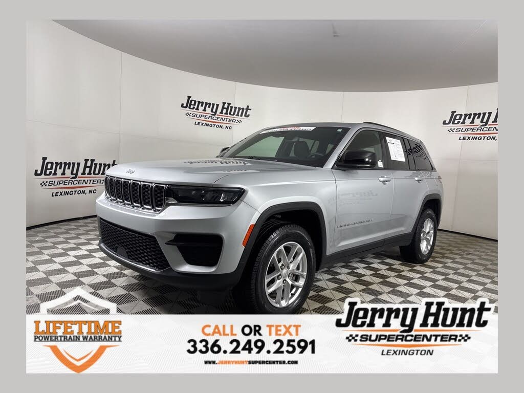 2024 Jeep Grand Cherokee Laredo 4WD