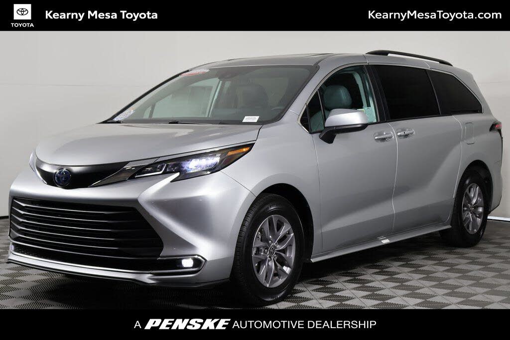 2024 Toyota Sienna XLE 7-Passenger FWD