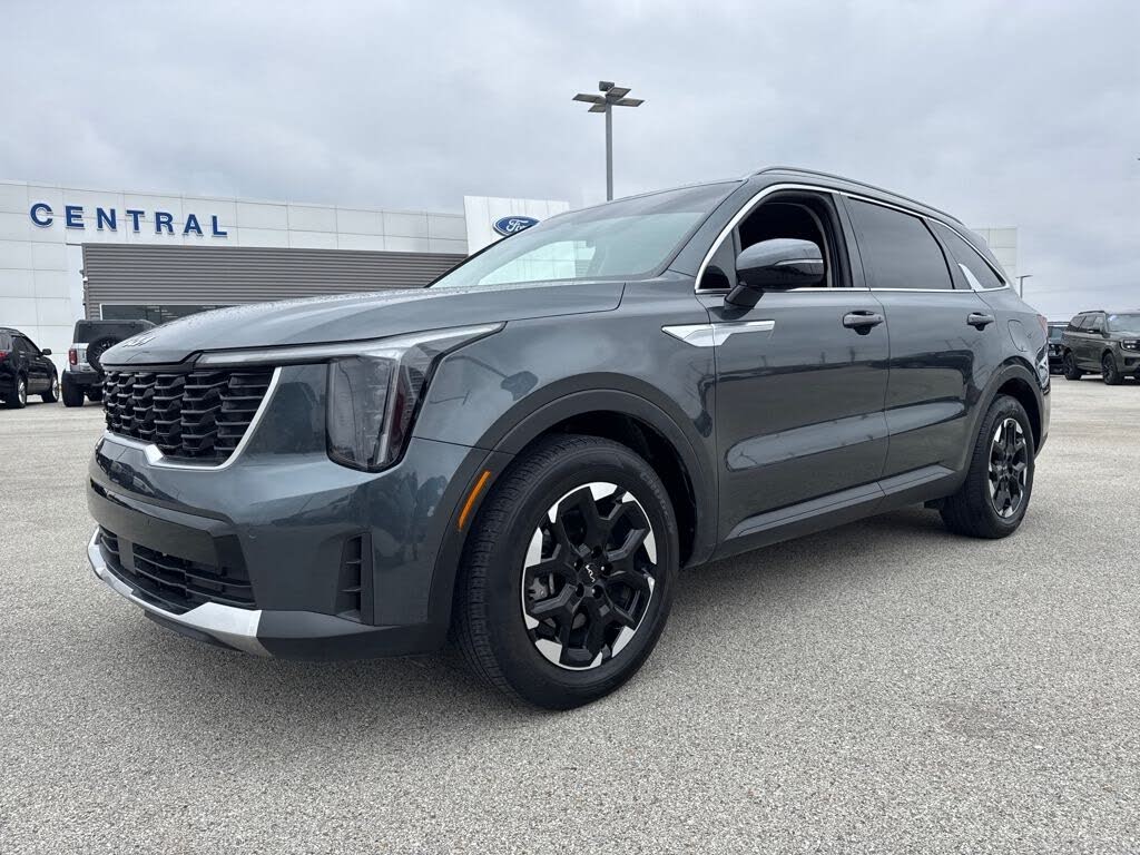 2025 Kia Sorento S FWD