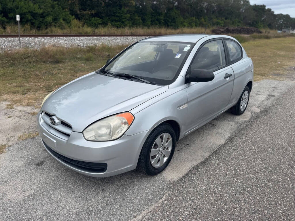 2009 Hyundai Accent GS 2-Door Hatchback FWD