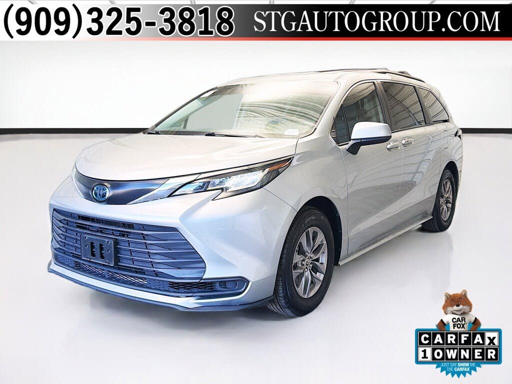 2022 Toyota Sienna LE 8-Passenger FWD