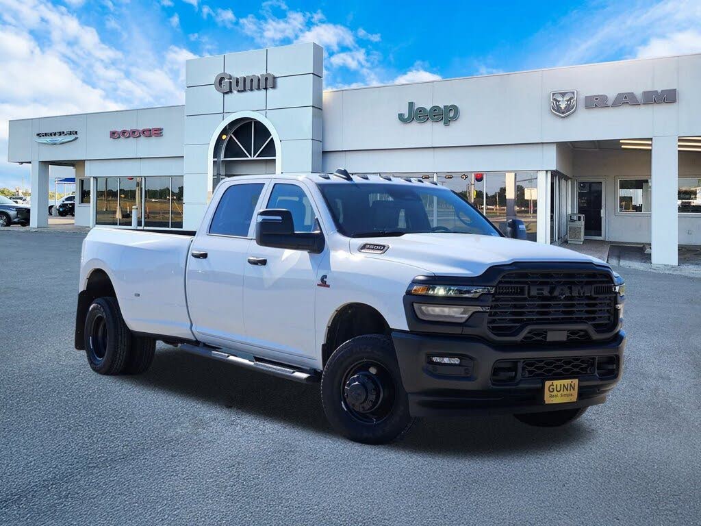 2026 RAM 3500 Tradesman Crew Cab LB DRW 4WD