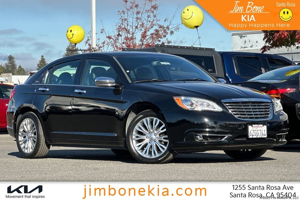 2013 Chrysler 200 Limited Sedan FWD