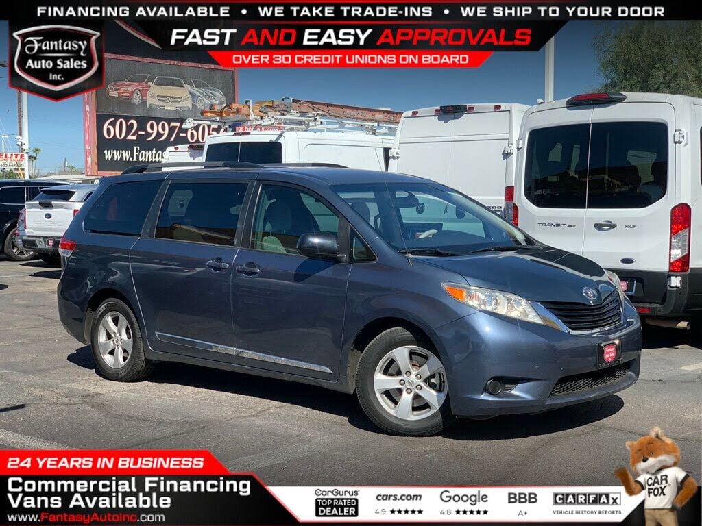 2013 Toyota Sienna LE 8-Passenger