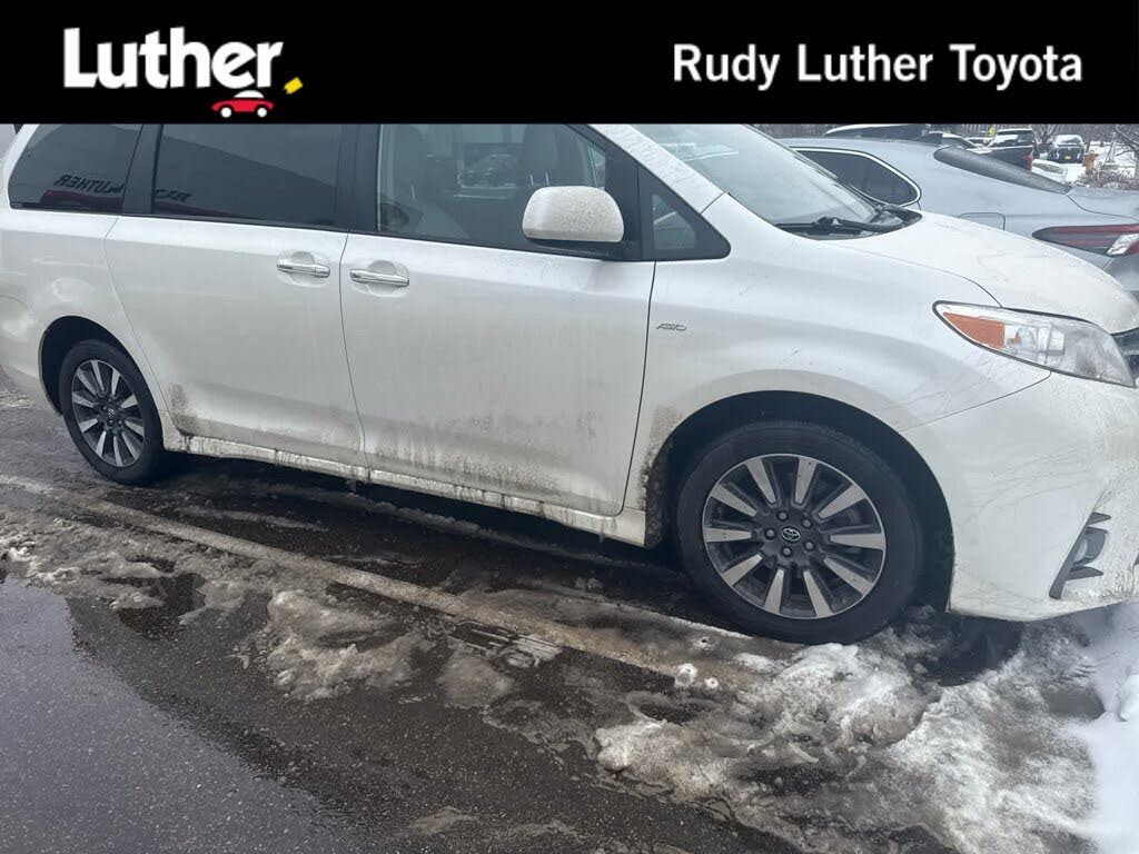 2019 Toyota Sienna XLE 7-Passenger AWD