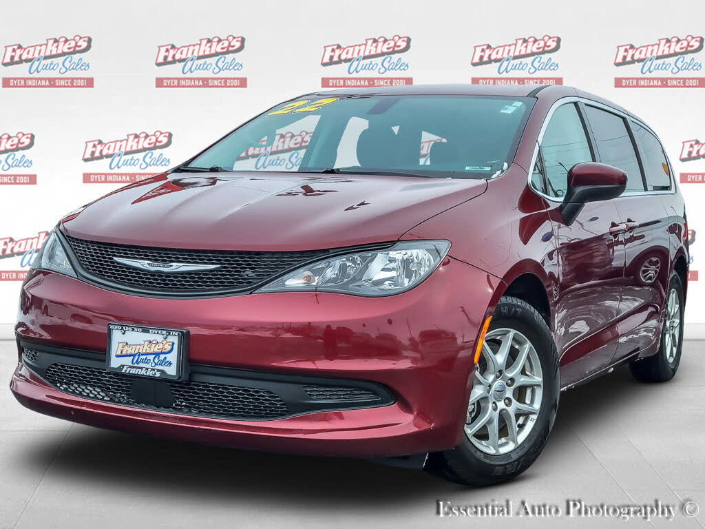 2022 Chrysler Voyager LX FWD