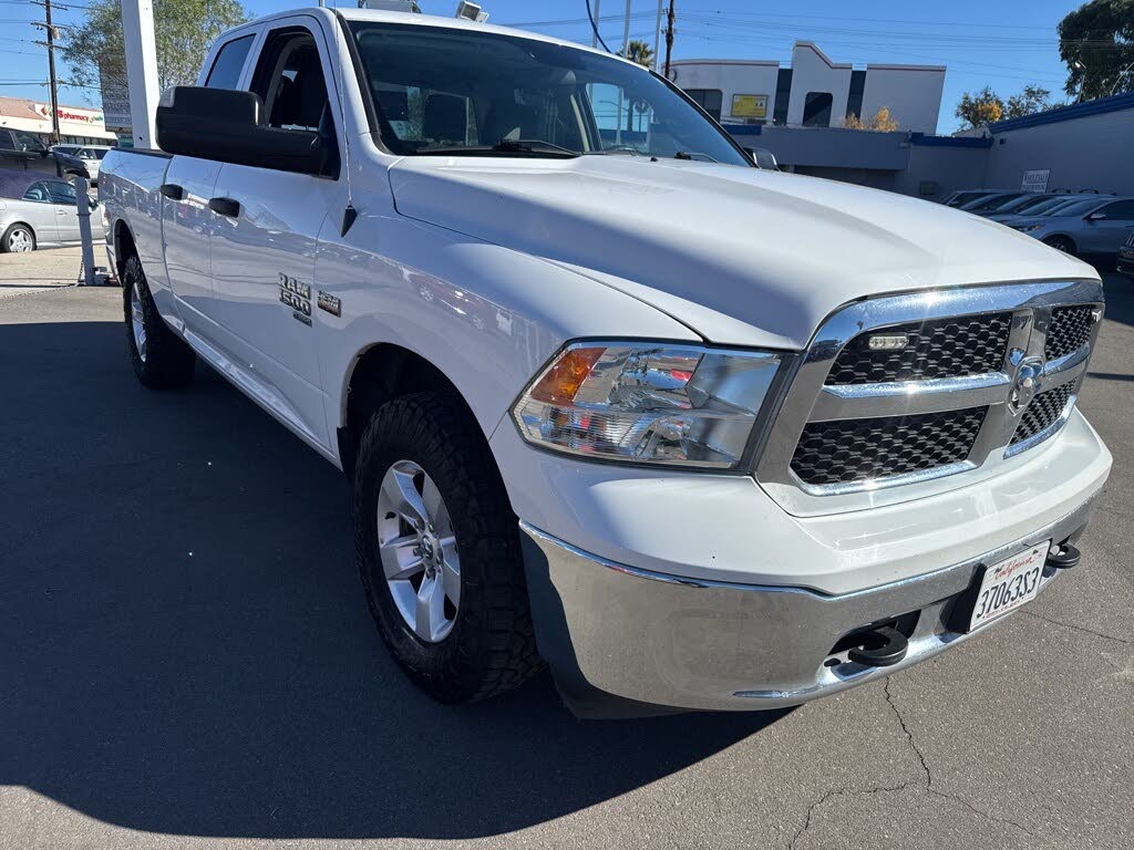 2022 RAM 1500 Classic SLT Quad Cab 4WD