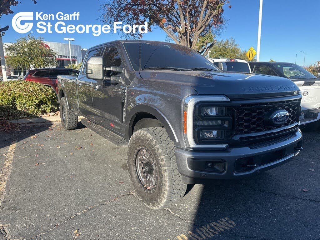 2023 Ford F-350 Super Duty Lariat Crew Cab 4WD