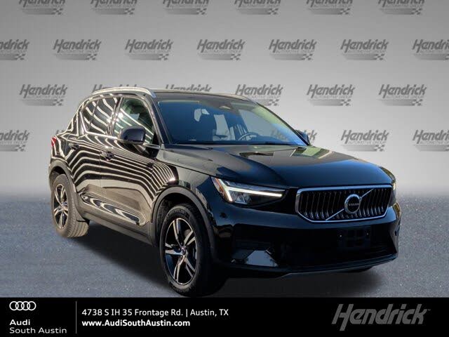 2025 Volvo XC40 B5 Core Bright Theme AWD