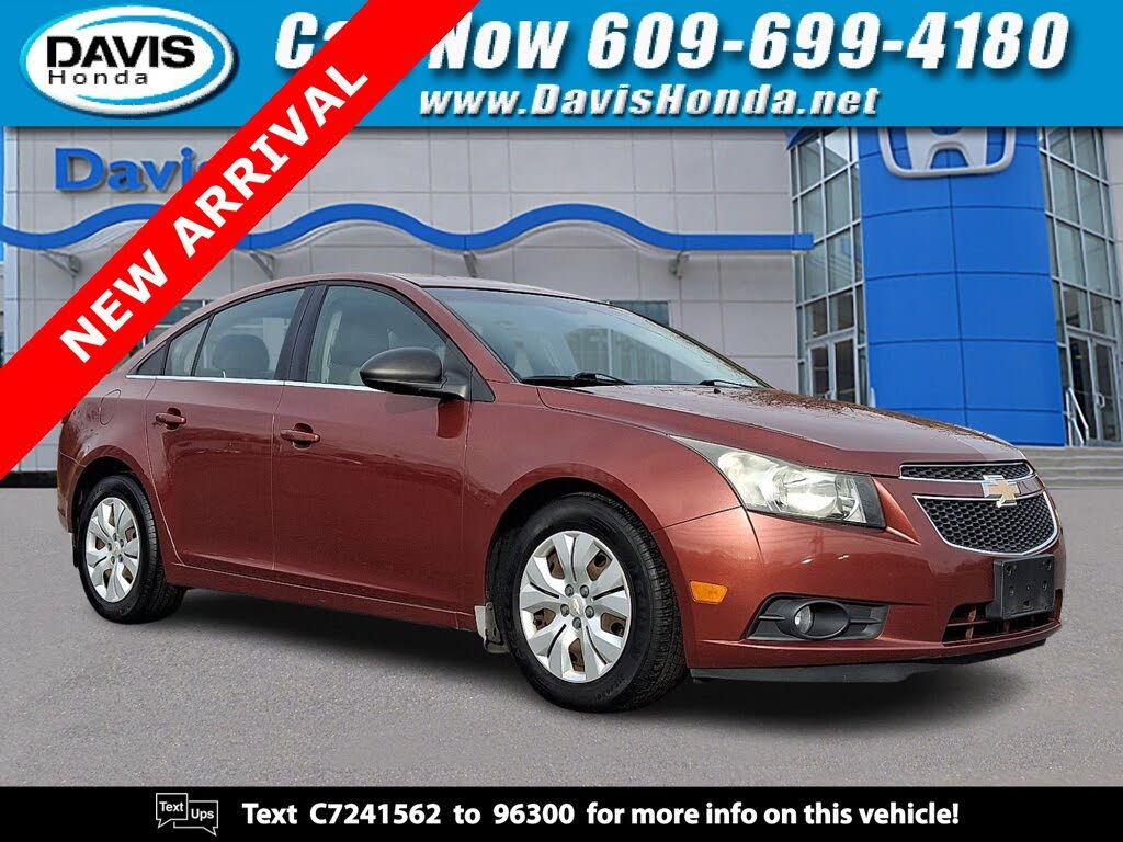2012 Chevrolet Cruze LS Sedan FWD