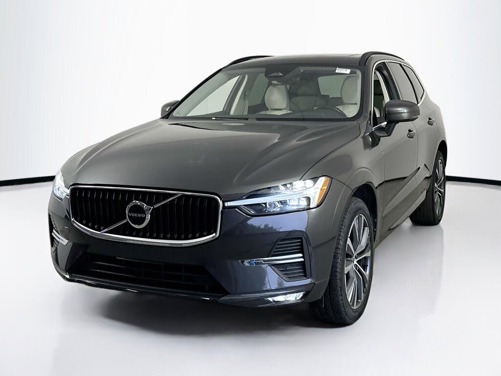 2022 Volvo XC60 B5 Momentum FWD