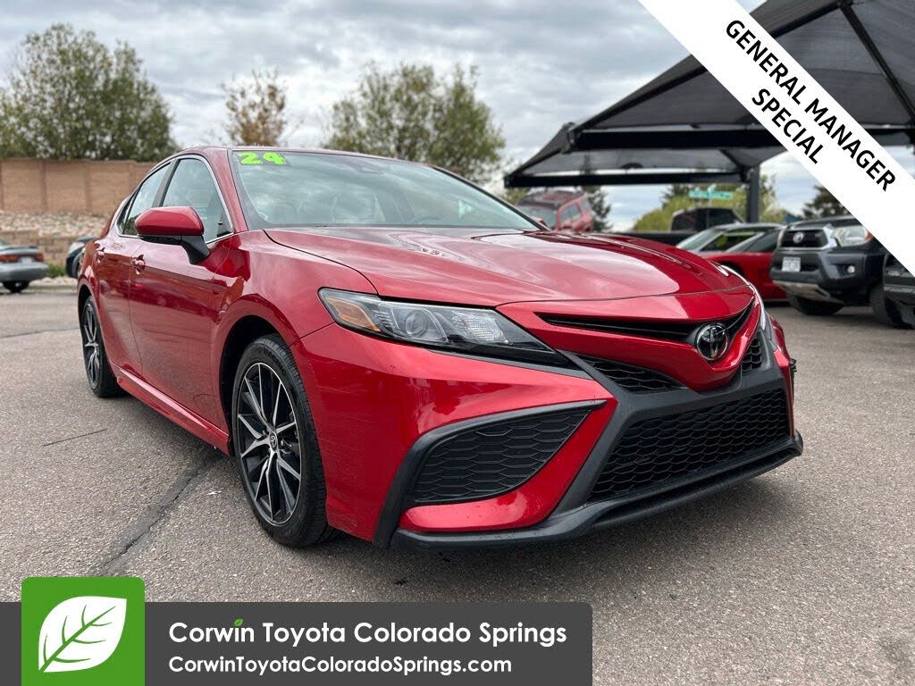 2024 Toyota Camry SE FWD