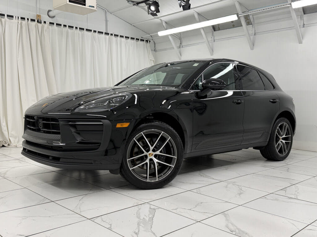 2025 Porsche Macan AWD