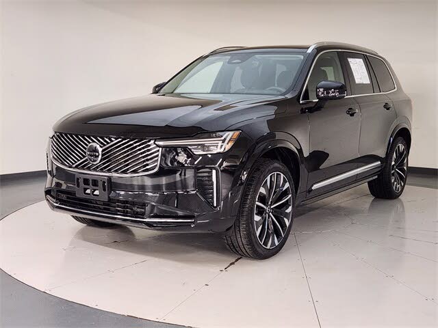 2025 Volvo XC90 B5 Plus Bright Theme 7-Passenger AWD