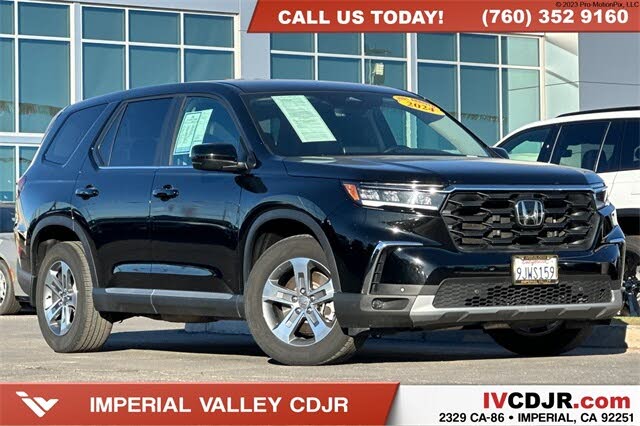 2024 Honda Pilot EX-L FWD with Captains Chairs