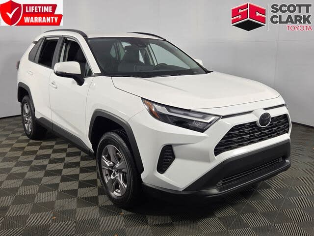 2024 Toyota RAV4 XLE FWD