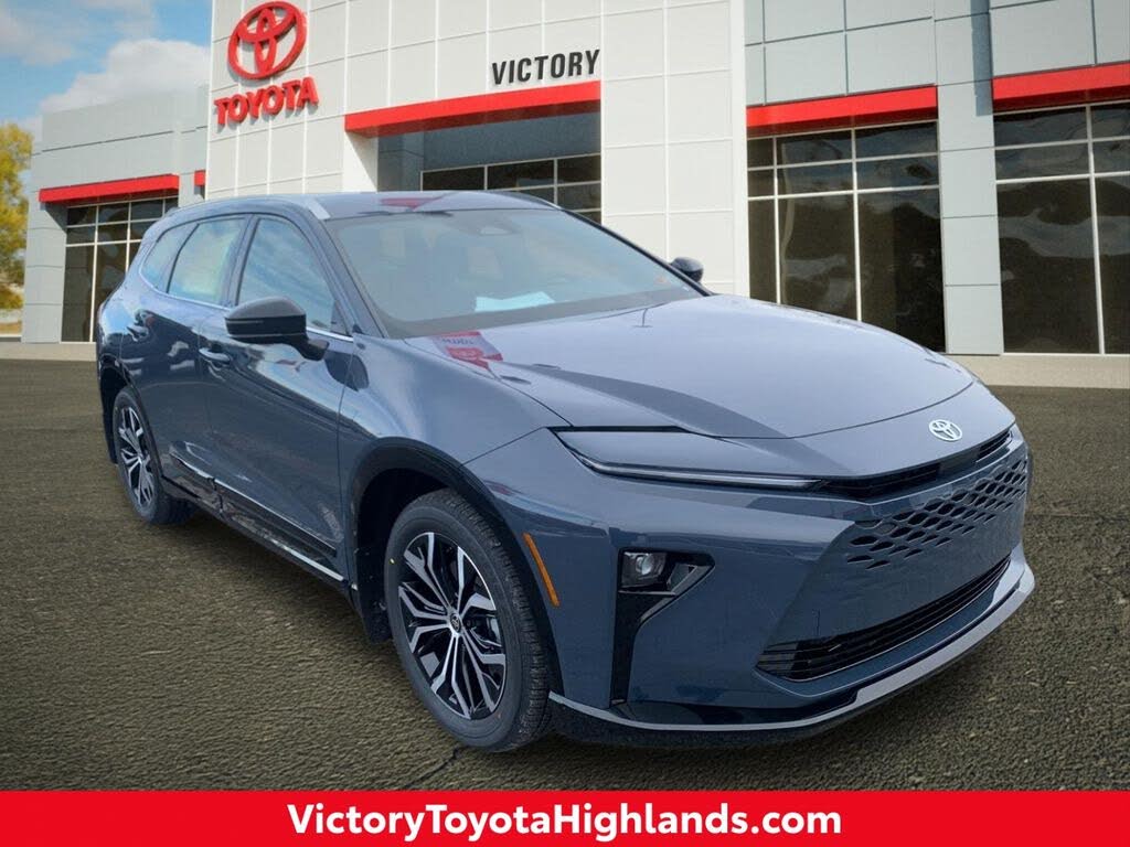 2025 Toyota Crown Signia XLE AWD