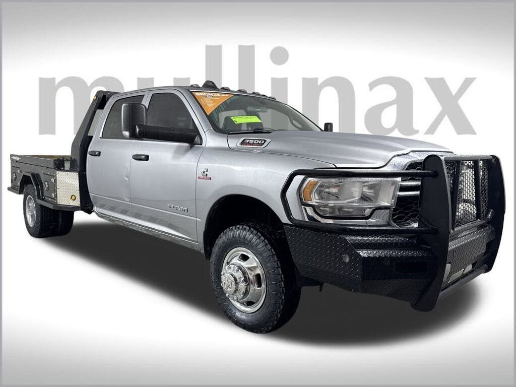 2022 RAM 3500 Tradesman Crew Cab LB DRW 4WD