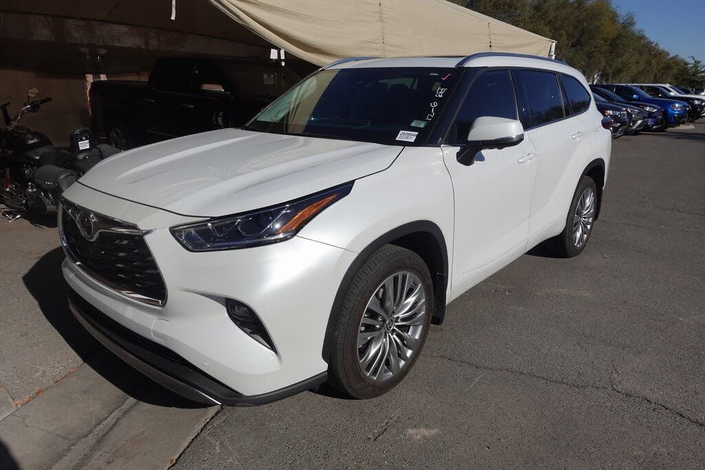 2023 Toyota Highlander Platinum FWD